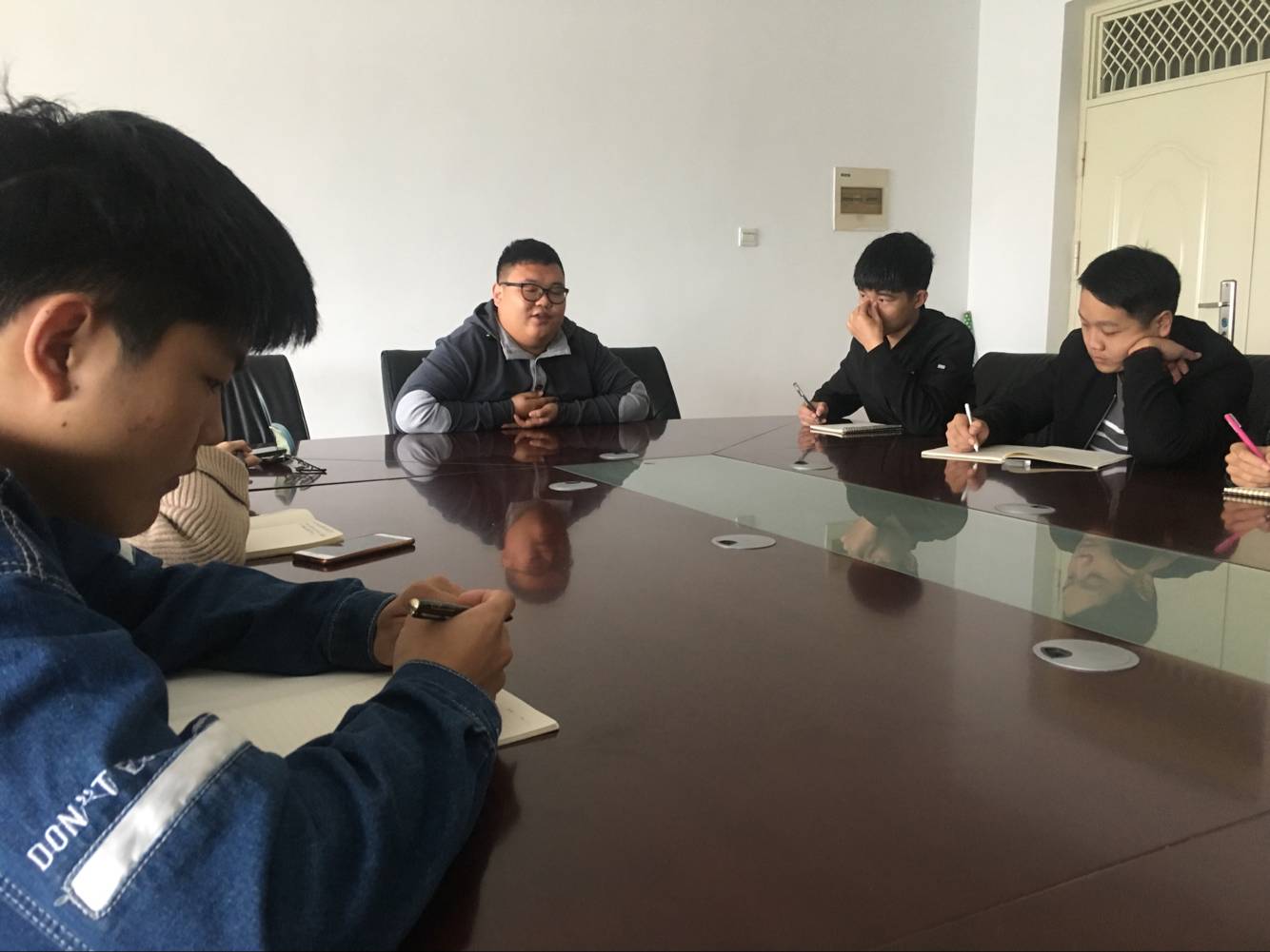 学生干部在学生群体中到底扮演什么角色美术学院第30期团课培训